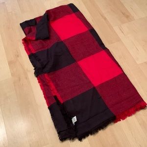 GAP Cozy Buffalo Check Blanket Scarf